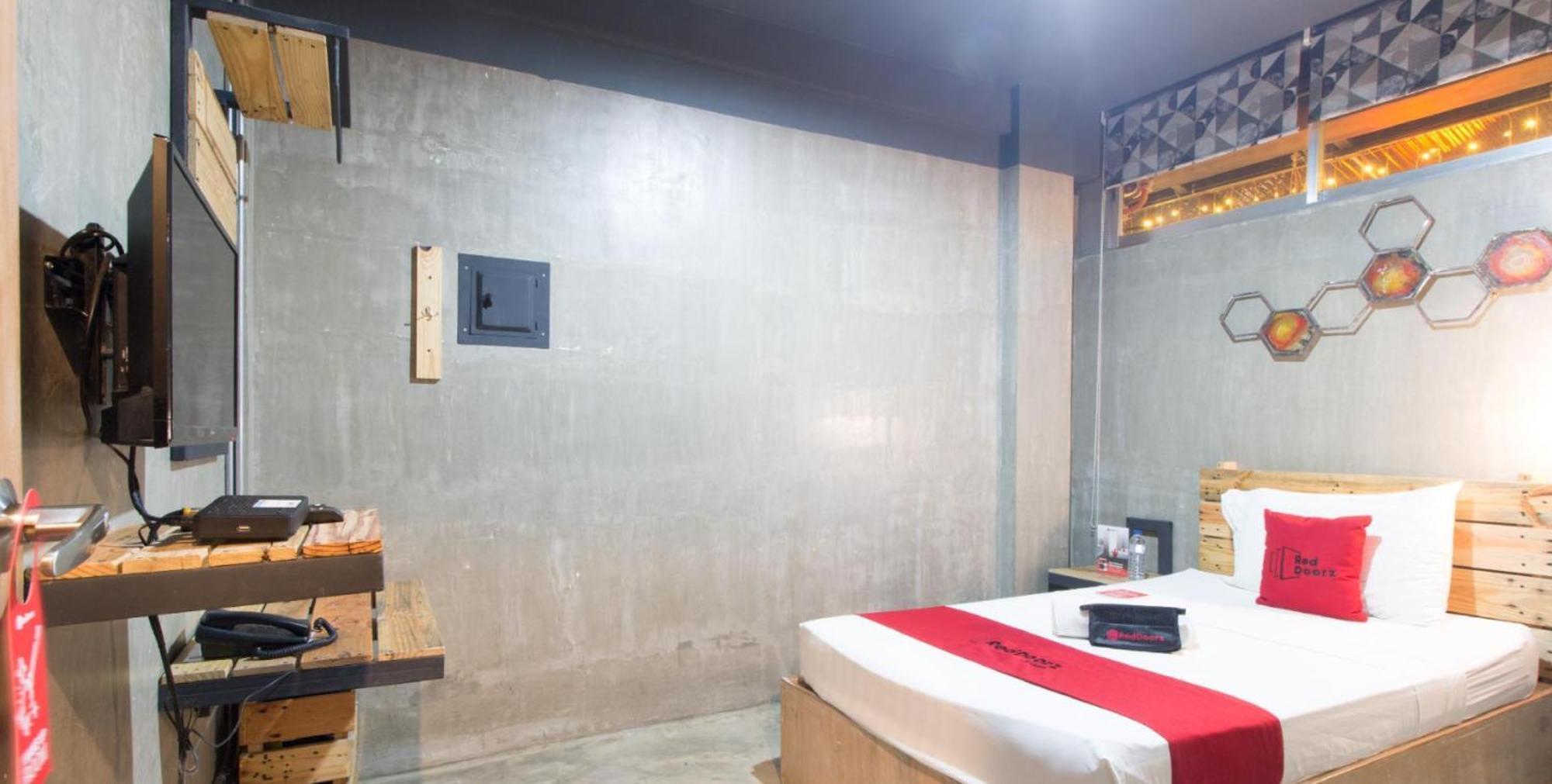Reddoorz Plus @ Taft North Mandurriao Iloilo City Bagian luar foto