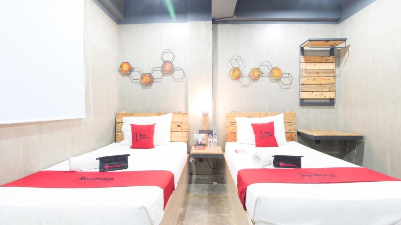 Reddoorz Plus @ Taft North Mandurriao Iloilo City Bagian luar foto