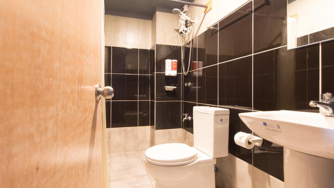 Reddoorz Plus @ Taft North Mandurriao Iloilo City Bagian luar foto